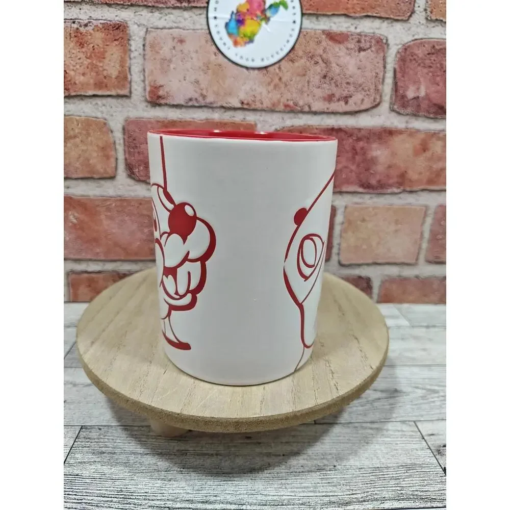 Buc-ee's Face Etched 16 Ounce Coffee Cup Mug White Red Classic Authentic